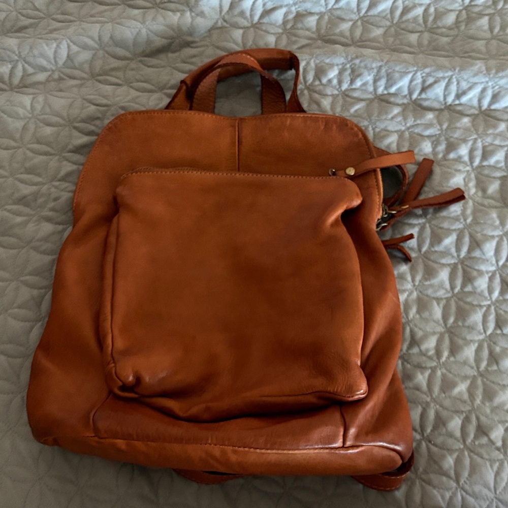 LUXURIOUS Vera Pelle CONVERTIBLE Leather Backpack